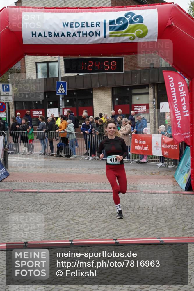 04.05.2025 - 8. Wedeler Halbmarathon Felixshl http://msf.ph/oto/7816963 04.05.2025 11:24:56 Ziel 416, 1050, 1126 meine-sportfotos.de
