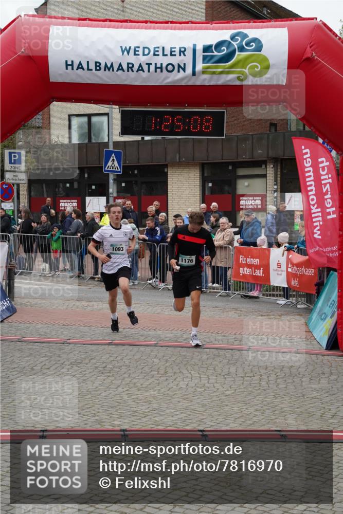 04.05.2025 - 8. Wedeler Halbmarathon Felixshl http://msf.ph/oto/7816970 04.05.2025 11:25:06 Ziel 1093, 1176 meine-sportfotos.de