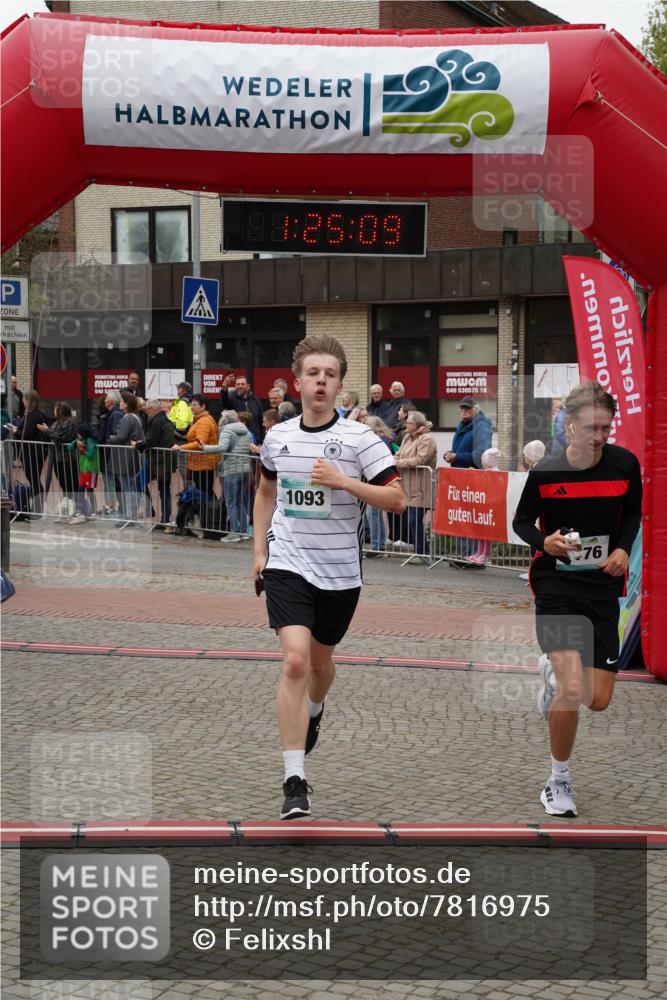 04.05.2025 - 8. Wedeler Halbmarathon Felixshl http://msf.ph/oto/7816975 04.05.2025 11:25:07 Ziel 1093, 1176 meine-sportfotos.de