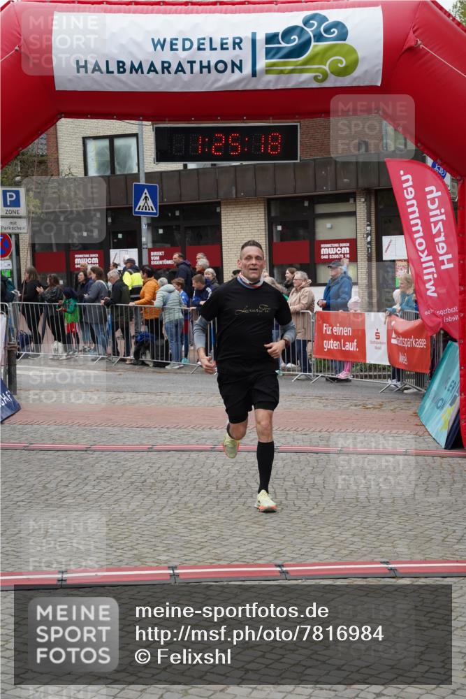 04.05.2025 - 8. Wedeler Halbmarathon Felixshl http://msf.ph/oto/7816984 04.05.2025 11:25:16 Ziel 1074 meine-sportfotos.de
