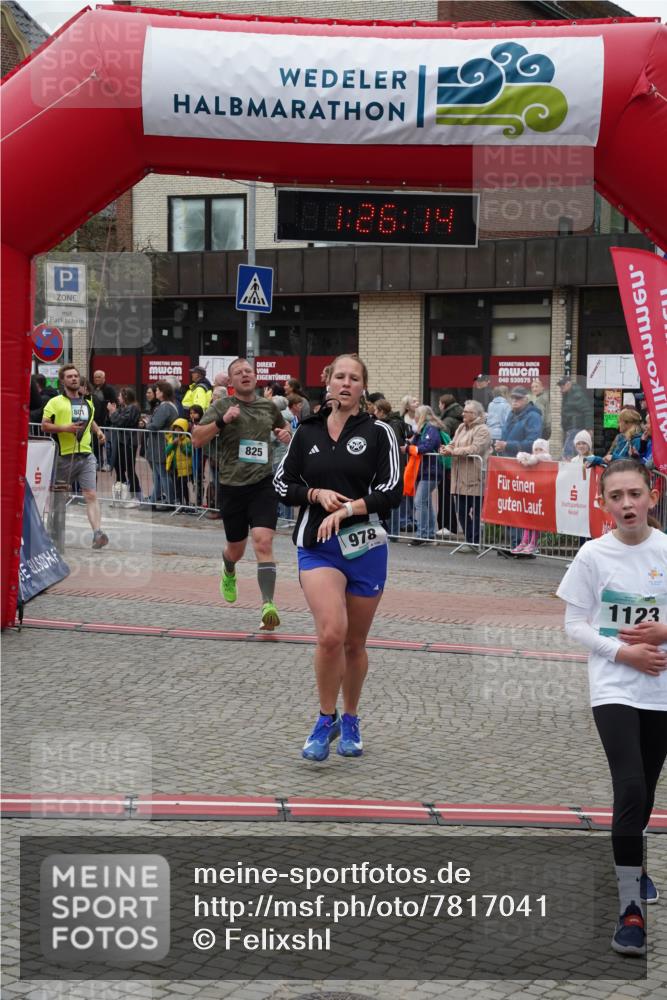 04.05.2025 - 8. Wedeler Halbmarathon Felixshl http://msf.ph/oto/7817041 04.05.2025 11:26:13 Ziel 801, 825, 978, 1123 meine-sportfotos.de