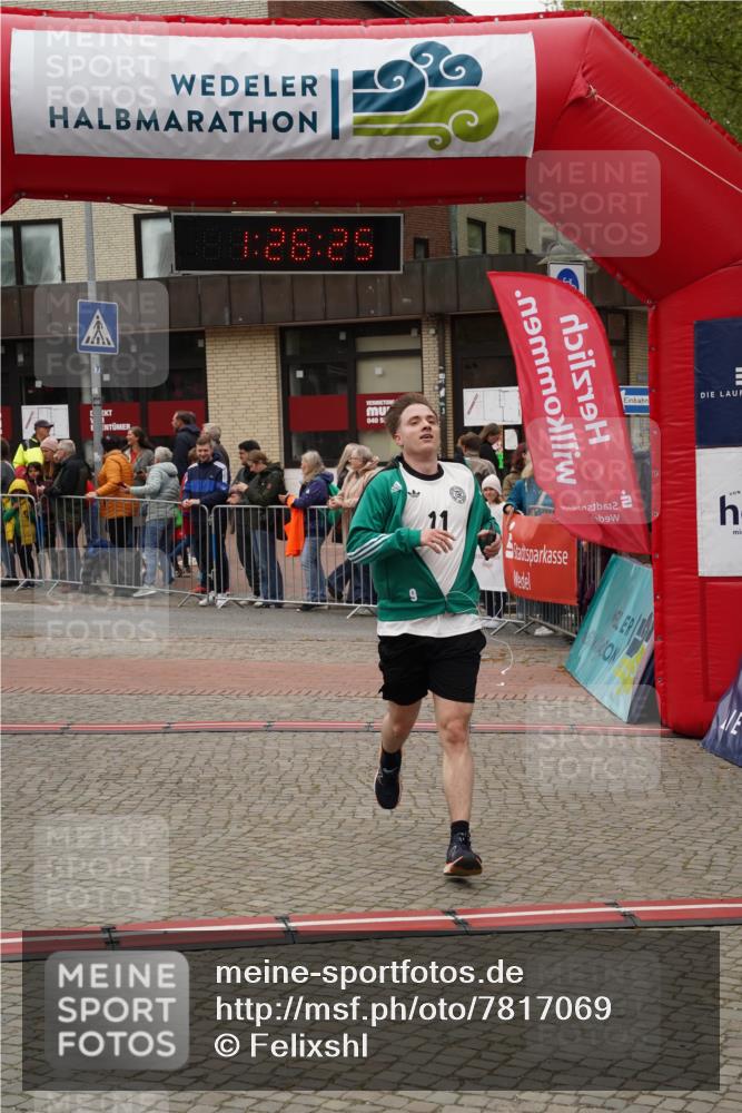 04.05.2025 - 8. Wedeler Halbmarathon Felixshl http://msf.ph/oto/7817069 04.05.2025 11:26:23 Ziel 482, 485, 923 meine-sportfotos.de
