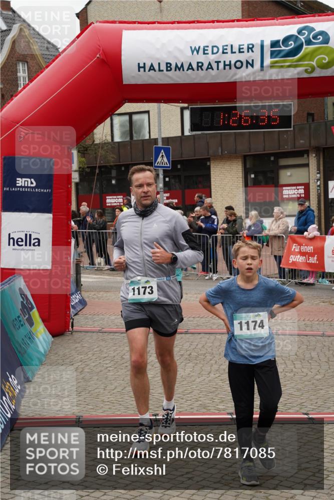 04.05.2025 - 8. Wedeler Halbmarathon Felixshl http://msf.ph/oto/7817085 04.05.2025 11:26:33 Ziel 957, 1173, 1174, 1188 meine-sportfotos.de