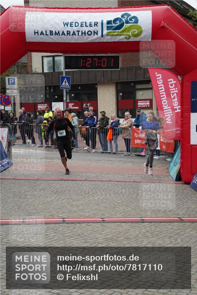 04.05.2025 - 8. Wedeler Halbmarathon Felixshl http://msf.ph/oto/7817110 04.05.2025 11:26:59 Ziel 887, 1100 meine-sportfotos.de