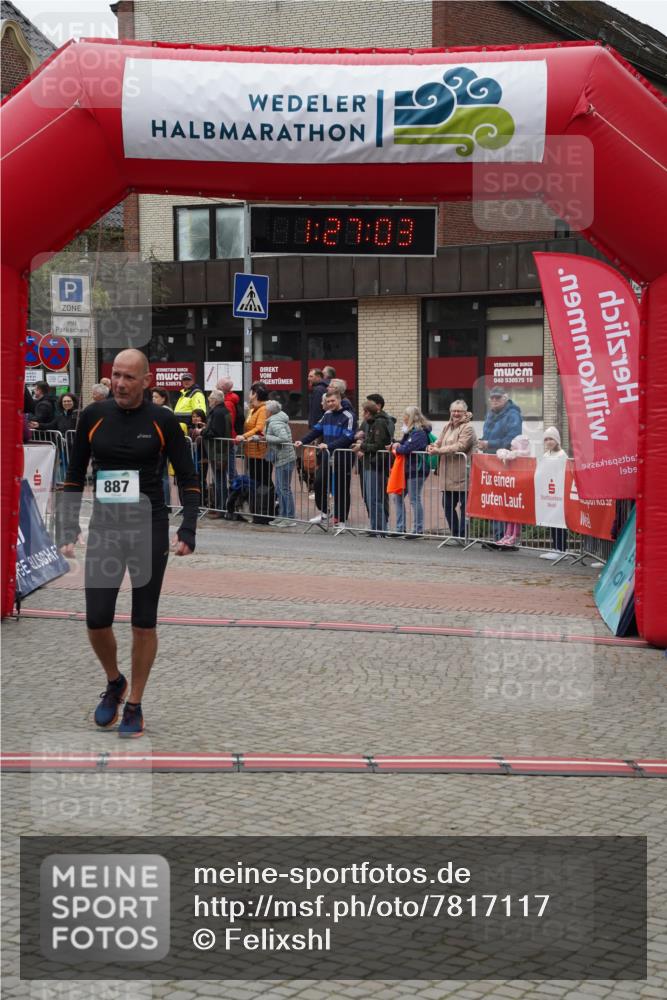 04.05.2025 - 8. Wedeler Halbmarathon Felixshl http://msf.ph/oto/7817117 04.05.2025 11:27:02 Ziel 887, 1100 meine-sportfotos.de