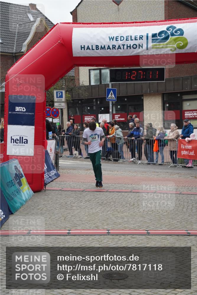 04.05.2025 - 8. Wedeler Halbmarathon Felixshl http://msf.ph/oto/7817118 04.05.2025 11:27:09 Ziel 303, 352 meine-sportfotos.de