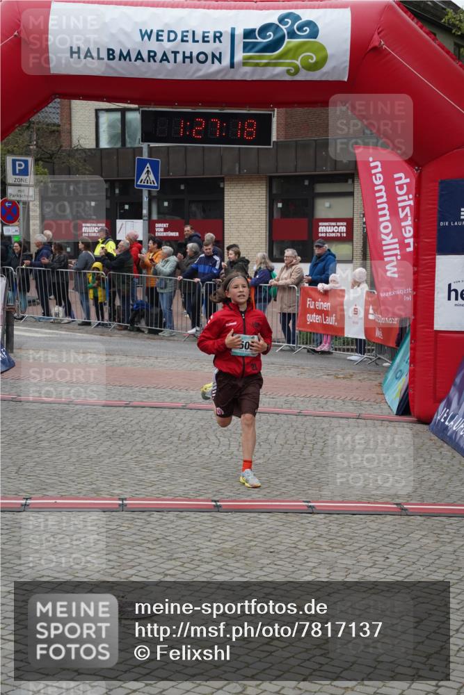 04.05.2025 - 8. Wedeler Halbmarathon Felixshl http://msf.ph/oto/7817137 04.05.2025 11:27:16 Ziel 303, 352, 509, 1038 meine-sportfotos.de