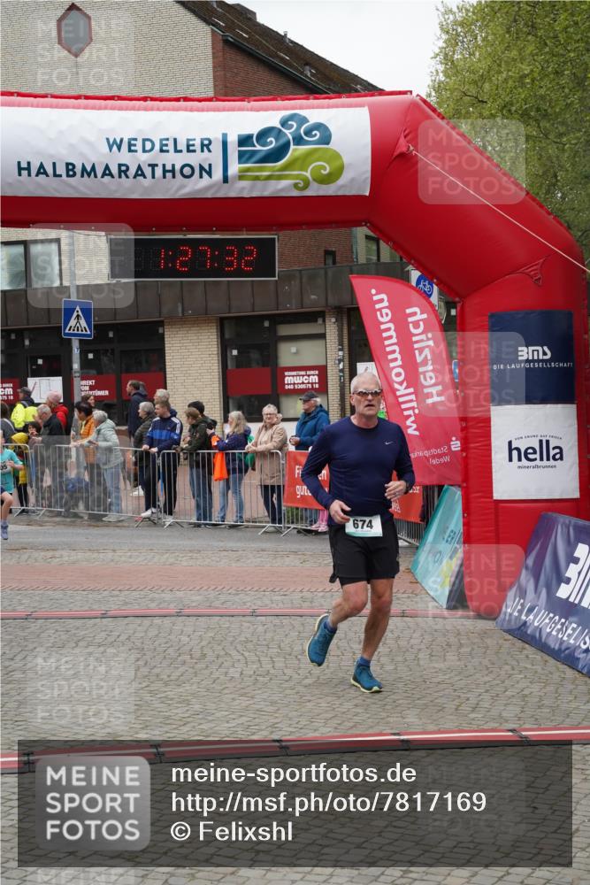04.05.2025 - 8. Wedeler Halbmarathon Felixshl http://msf.ph/oto/7817169 04.05.2025 11:27:30 Ziel 674, 705 meine-sportfotos.de