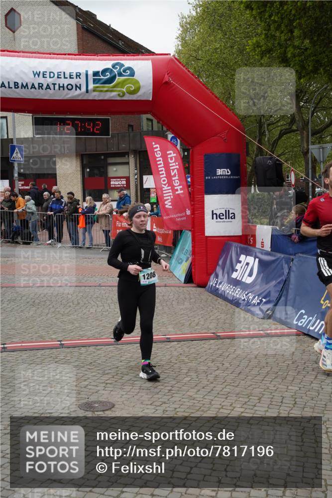 04.05.2025 - 8. Wedeler Halbmarathon Felixshl http://msf.ph/oto/7817196 04.05.2025 11:27:40 Ziel 790, 862, 1081, 1208 meine-sportfotos.de