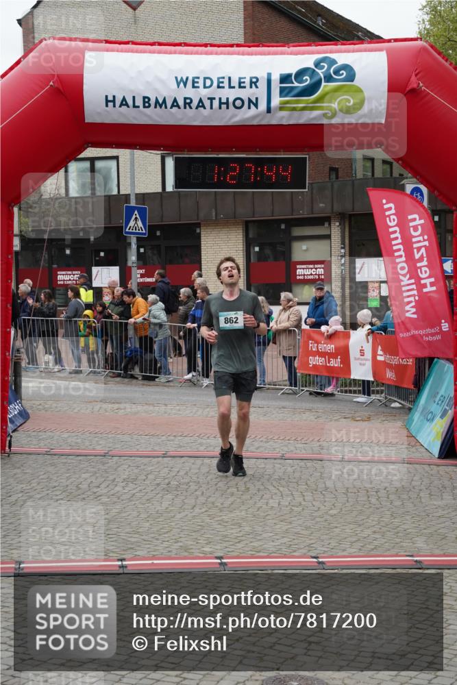 04.05.2025 - 8. Wedeler Halbmarathon Felixshl http://msf.ph/oto/7817200 04.05.2025 11:27:42 Ziel 862, 1081, 1208 meine-sportfotos.de