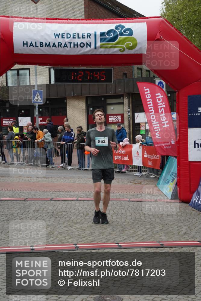 04.05.2025 - 8. Wedeler Halbmarathon Felixshl http://msf.ph/oto/7817203 04.05.2025 11:27:43 Ziel 862, 1081, 1208 meine-sportfotos.de