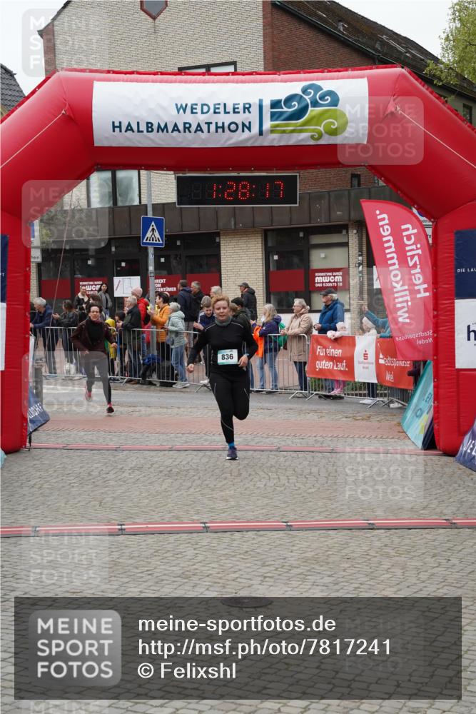 04.05.2025 - 8. Wedeler Halbmarathon Felixshl http://msf.ph/oto/7817241 04.05.2025 11:28:15 Ziel 372, 836, 1195 meine-sportfotos.de