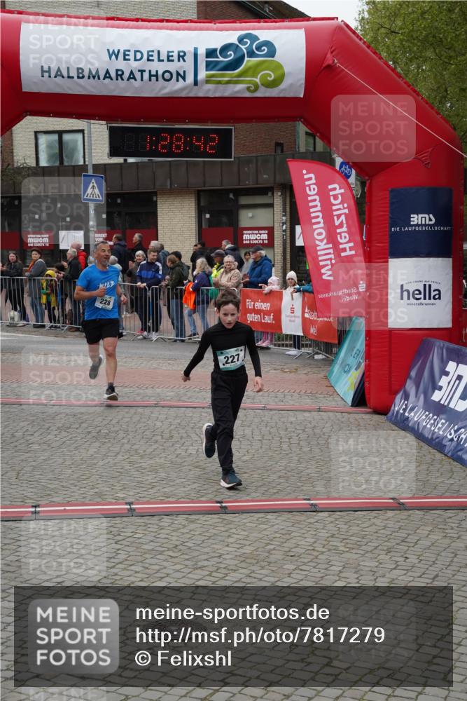 04.05.2025 - 8. Wedeler Halbmarathon Felixshl http://msf.ph/oto/7817279 04.05.2025 11:28:40 Ziel 27, 227, 228, 301, 1204 meine-sportfotos.de