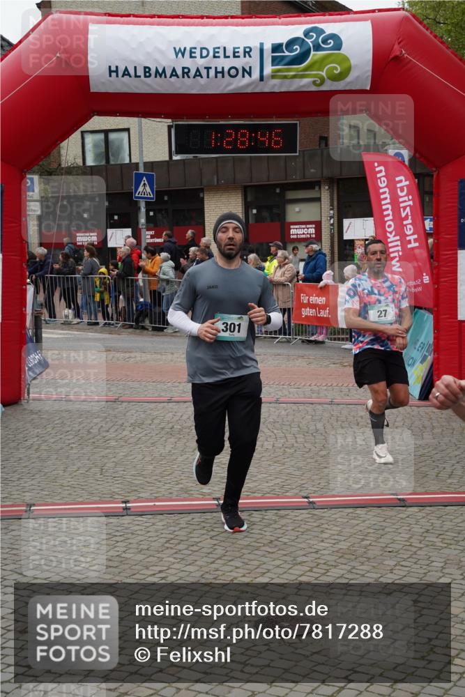 04.05.2025 - 8. Wedeler Halbmarathon Felixshl http://msf.ph/oto/7817288 04.05.2025 11:28:44 Ziel 27, 227, 228, 301 meine-sportfotos.de
