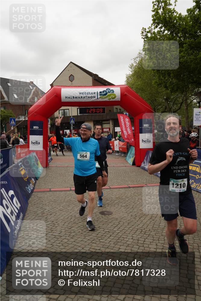 04.05.2025 - 8. Wedeler Halbmarathon Felixshl http://msf.ph/oto/7817328 04.05.2025 11:29:07 Ziel 56, 484, 564, 783, 784, 924, 1139, 1210 meine-sportfotos.de