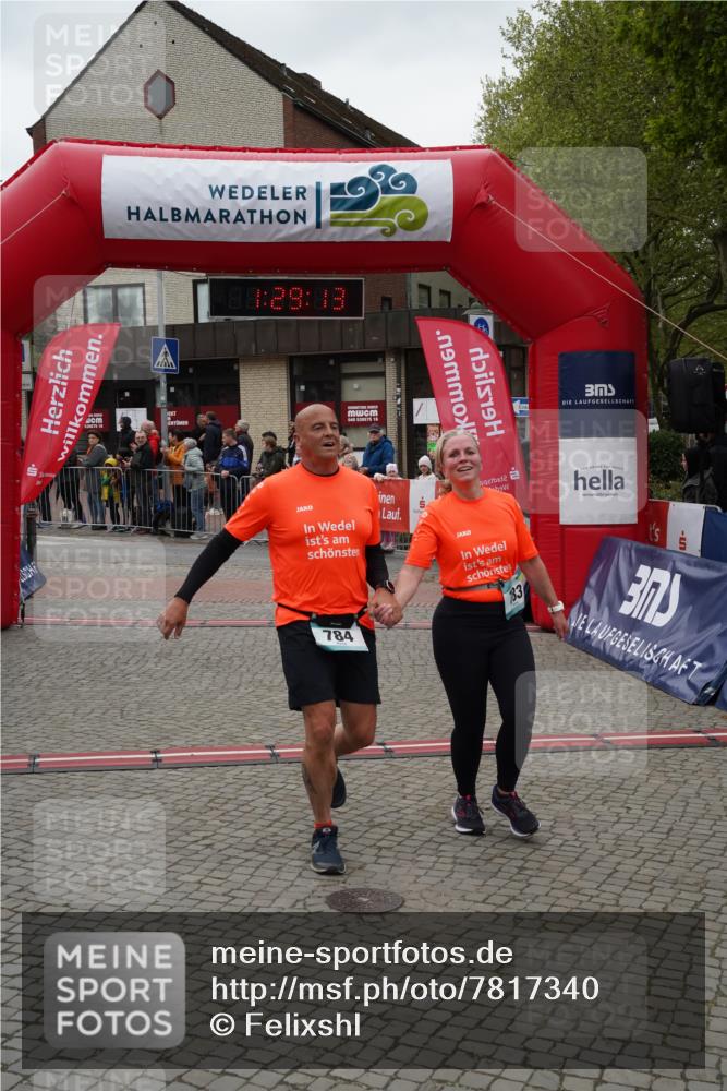 04.05.2025 - 8. Wedeler Halbmarathon Felixshl http://msf.ph/oto/7817340 04.05.2025 11:29:11 Ziel 56, 783, 784, 1203 meine-sportfotos.de