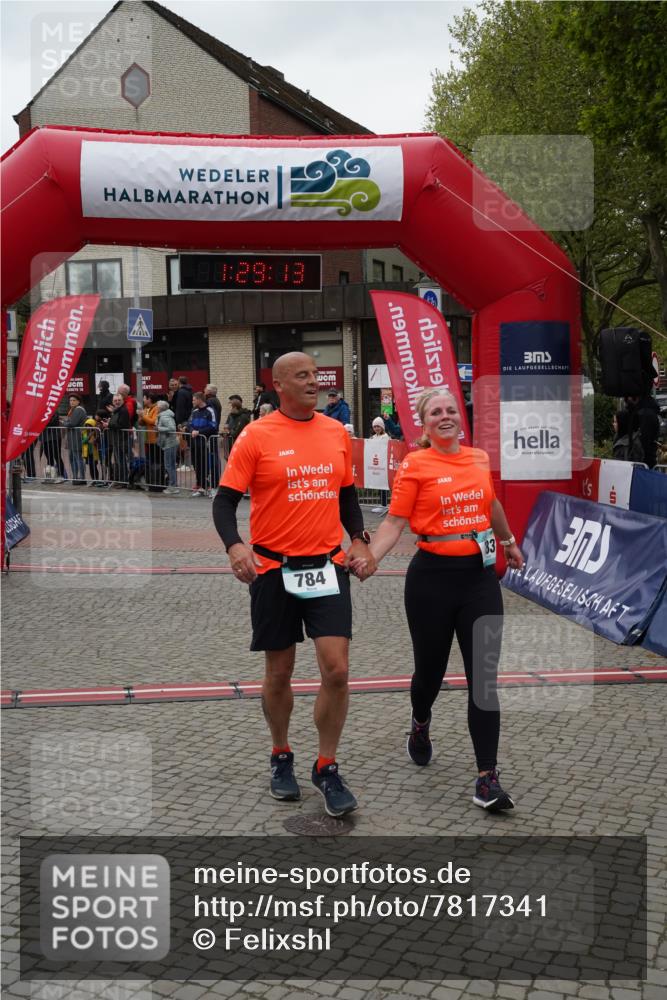 04.05.2025 - 8. Wedeler Halbmarathon Felixshl http://msf.ph/oto/7817341 04.05.2025 11:29:11 Ziel 56, 783, 784, 1203 meine-sportfotos.de