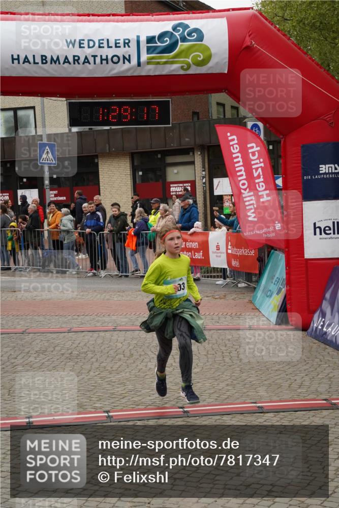 04.05.2025 - 8. Wedeler Halbmarathon Felixshl http://msf.ph/oto/7817347 04.05.2025 11:29:15 Ziel 783, 784, 1099, 1203 meine-sportfotos.de
