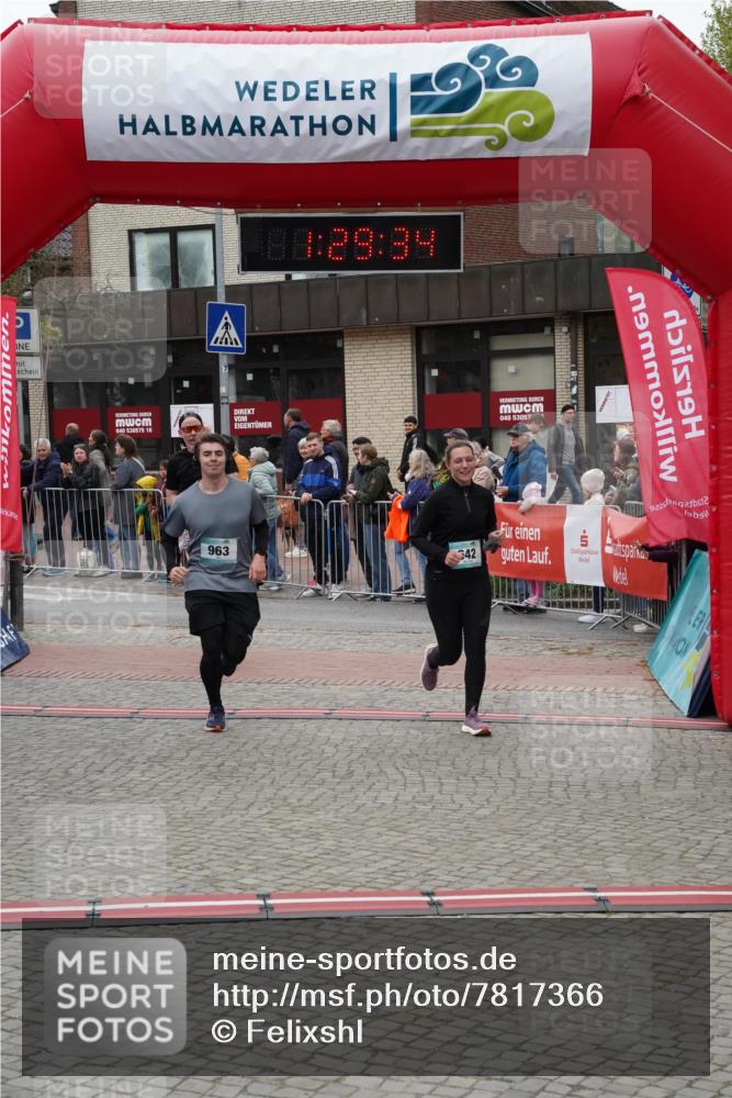 04.05.2025 - 8. Wedeler Halbmarathon Felixshl http://msf.ph/oto/7817366 04.05.2025 11:29:32 Ziel 188, 642, 963 meine-sportfotos.de