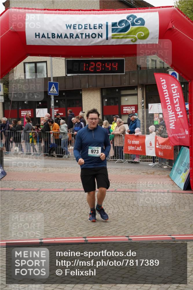 04.05.2025 - 8. Wedeler Halbmarathon Felixshl http://msf.ph/oto/7817389 04.05.2025 11:29:42 Ziel 969, 973 meine-sportfotos.de