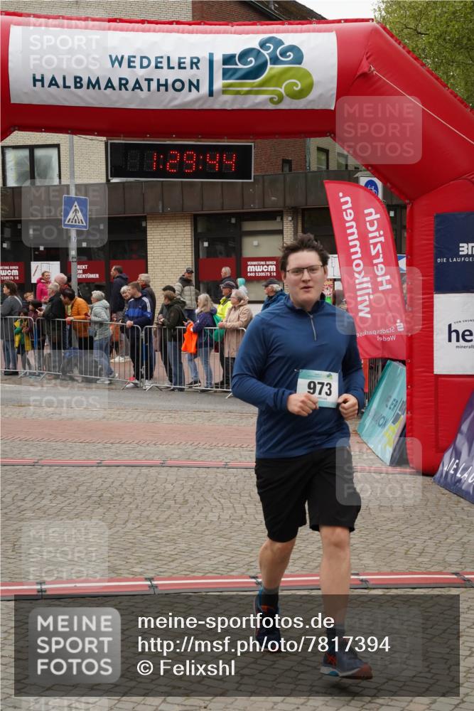 04.05.2025 - 8. Wedeler Halbmarathon Felixshl http://msf.ph/oto/7817394 04.05.2025 11:29:42 Ziel 969, 973 meine-sportfotos.de