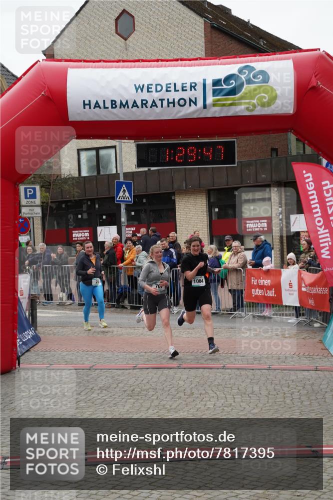 04.05.2025 - 8. Wedeler Halbmarathon Felixshl http://msf.ph/oto/7817395 04.05.2025 11:29:45 Ziel 23, 701, 973, 1004 meine-sportfotos.de