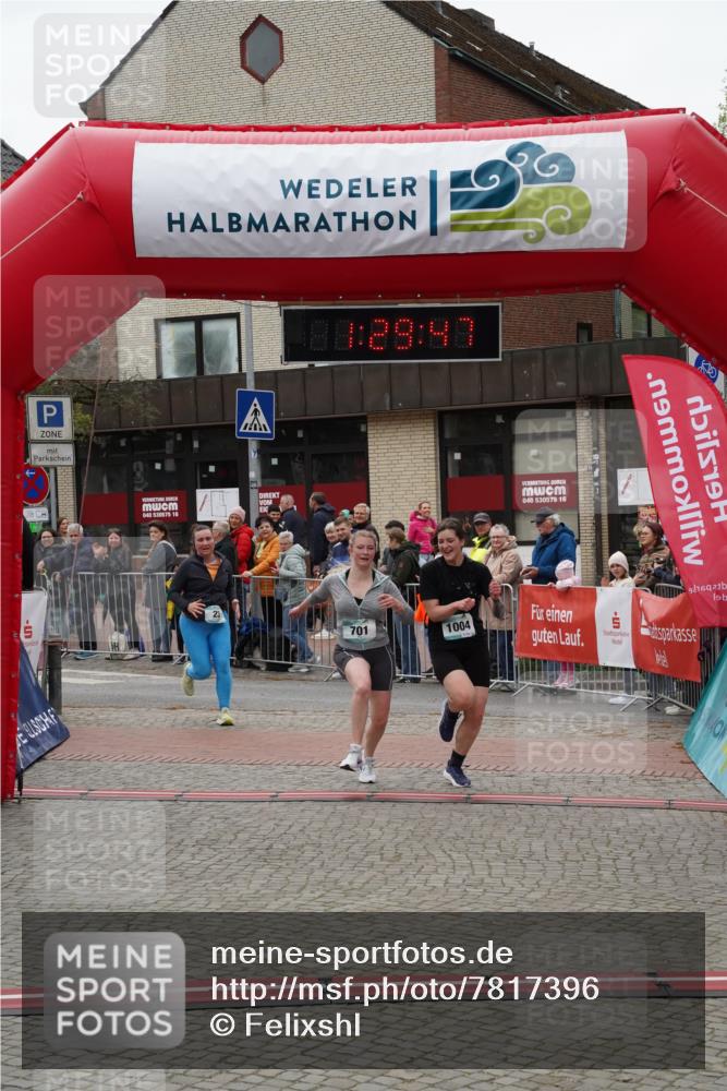 04.05.2025 - 8. Wedeler Halbmarathon Felixshl http://msf.ph/oto/7817396 04.05.2025 11:29:45 Ziel 23, 701, 973, 1004 meine-sportfotos.de