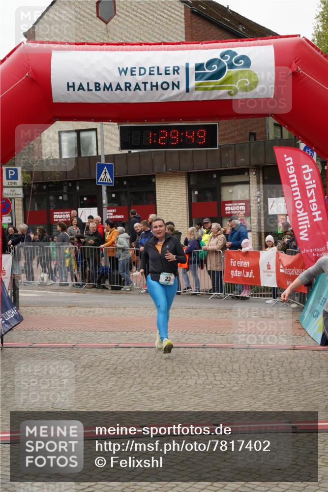 04.05.2025 - 8. Wedeler Halbmarathon Felixshl http://msf.ph/oto/7817402 04.05.2025 11:29:47 Ziel 23, 701, 973, 1004 meine-sportfotos.de