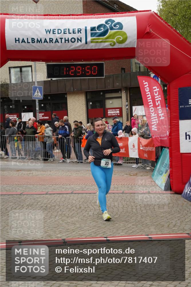 04.05.2025 - 8. Wedeler Halbmarathon Felixshl http://msf.ph/oto/7817407 04.05.2025 11:29:48 Ziel 23, 701, 1004 meine-sportfotos.de