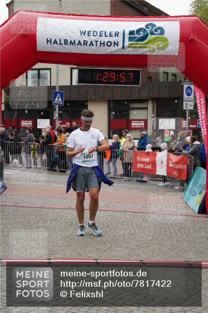 04.05.2025 - 8. Wedeler Halbmarathon Felixshl http://msf.ph/oto/7817422 04.05.2025 11:29:55 Ziel 1097 meine-sportfotos.de