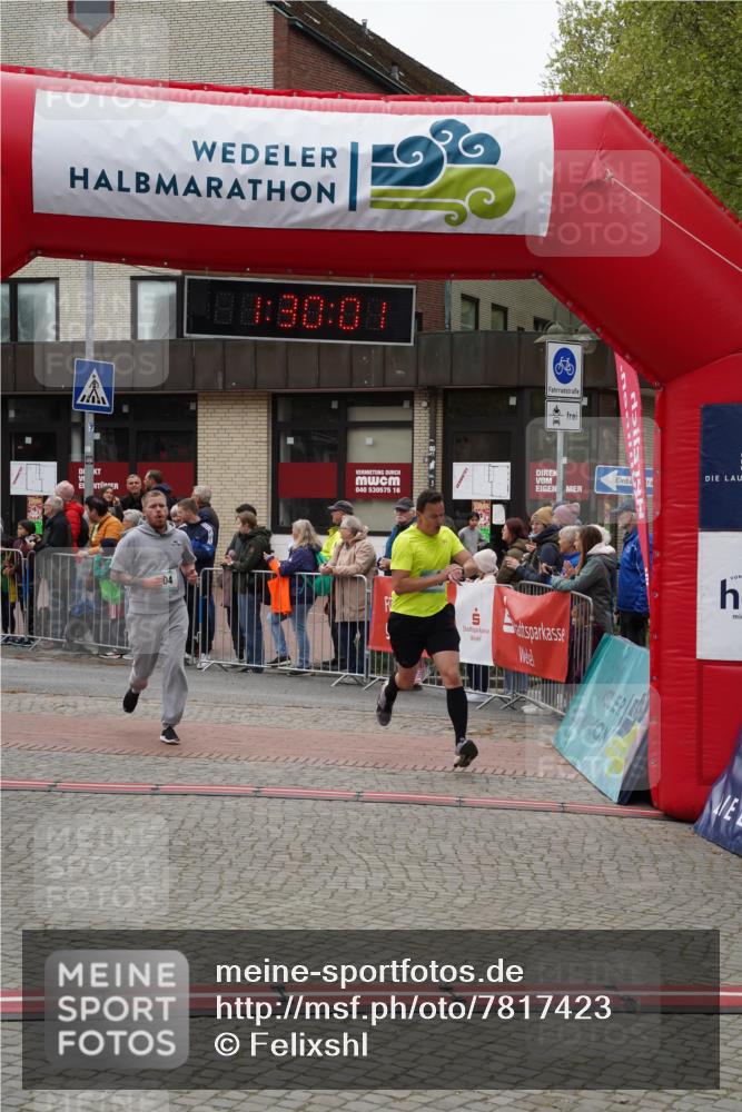 04.05.2025 - 8. Wedeler Halbmarathon Felixshl http://msf.ph/oto/7817423 04.05.2025 11:29:59 Ziel 704, 1097, 1133 meine-sportfotos.de