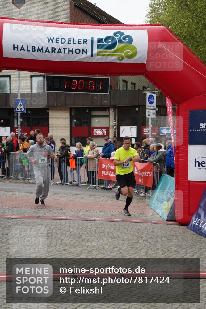 04.05.2025 - 8. Wedeler Halbmarathon Felixshl http://msf.ph/oto/7817424 04.05.2025 11:29:59 Ziel 704, 1097, 1133 meine-sportfotos.de