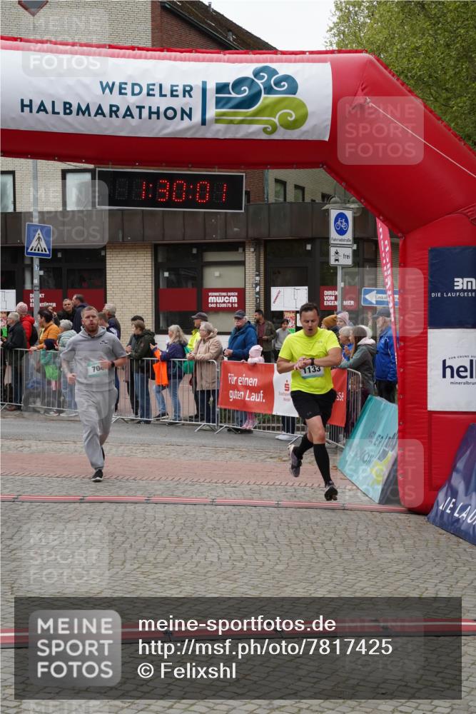 04.05.2025 - 8. Wedeler Halbmarathon Felixshl http://msf.ph/oto/7817425 04.05.2025 11:29:59 Ziel 704, 1097, 1133 meine-sportfotos.de