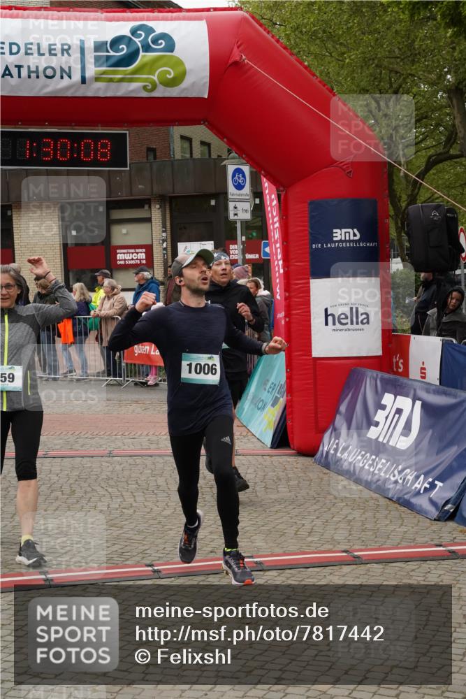 04.05.2025 - 8. Wedeler Halbmarathon Felixshl http://msf.ph/oto/7817442 04.05.2025 11:30:06 Ziel 454, 567, 575, 704, 959, 1006, 1133 meine-sportfotos.de
