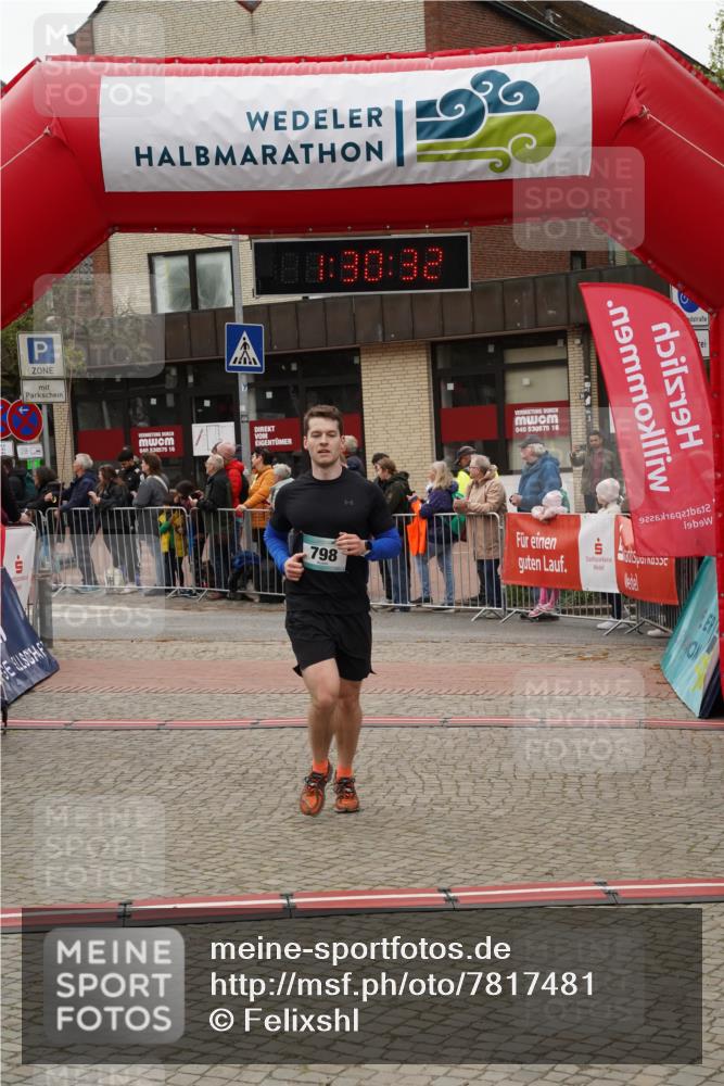 04.05.2025 - 8. Wedeler Halbmarathon Felixshl http://msf.ph/oto/7817481 04.05.2025 11:30:30 Ziel 798, 929 meine-sportfotos.de