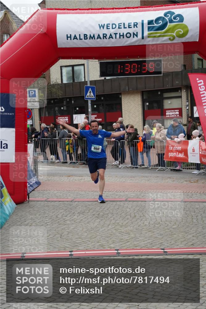 04.05.2025 - 8. Wedeler Halbmarathon Felixshl http://msf.ph/oto/7817494 04.05.2025 11:30:37 Ziel 846, 860 meine-sportfotos.de
