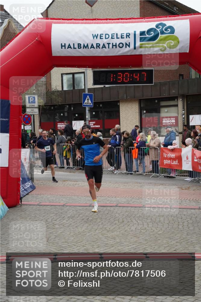 04.05.2025 - 8. Wedeler Halbmarathon Felixshl http://msf.ph/oto/7817506 04.05.2025 11:30:45 Ziel 659, 996 meine-sportfotos.de
