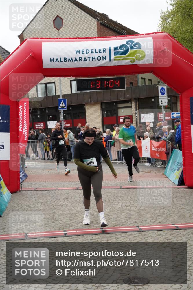 04.05.2025 - 8. Wedeler Halbmarathon Felixshl http://msf.ph/oto/7817543 04.05.2025 11:31:02 Ziel 177, 649, 843, 883 meine-sportfotos.de