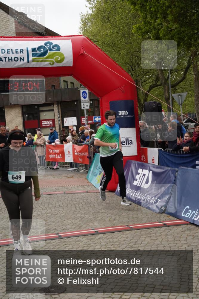 04.05.2025 - 8. Wedeler Halbmarathon Felixshl http://msf.ph/oto/7817544 04.05.2025 11:31:02 Ziel 177, 649, 843, 883 meine-sportfotos.de