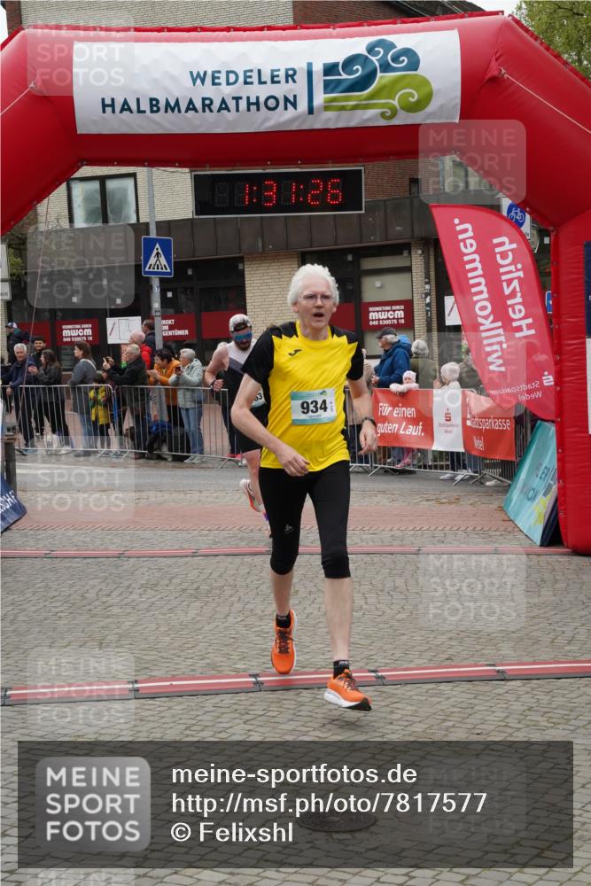 04.05.2025 - 8. Wedeler Halbmarathon Felixshl http://msf.ph/oto/7817577 04.05.2025 11:31:24 Ziel 840, 863, 934 meine-sportfotos.de