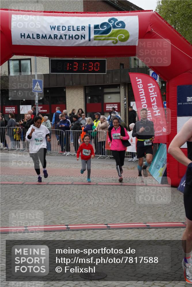 04.05.2025 - 8. Wedeler Halbmarathon Felixshl http://msf.ph/oto/7817588 04.05.2025 11:31:28 Ziel 77, 699, 863, 934, 1039, 1041, 1124 meine-sportfotos.de