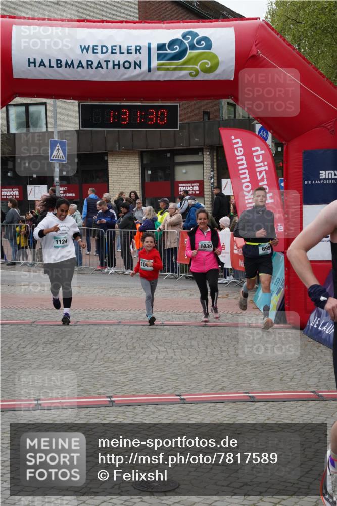 04.05.2025 - 8. Wedeler Halbmarathon Felixshl http://msf.ph/oto/7817589 04.05.2025 11:31:28 Ziel 77, 699, 863, 934, 1039, 1041, 1124 meine-sportfotos.de