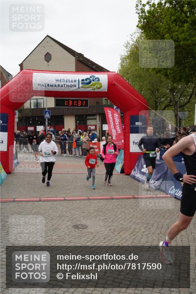 04.05.2025 - 8. Wedeler Halbmarathon Felixshl http://msf.ph/oto/7817590 04.05.2025 11:31:29 Ziel 77, 699, 863, 934, 1039, 1041, 1124 meine-sportfotos.de