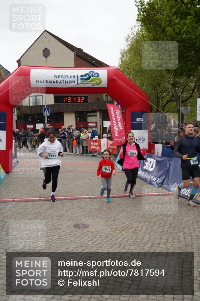 04.05.2025 - 8. Wedeler Halbmarathon Felixshl http://msf.ph/oto/7817594 04.05.2025 11:31:30 Ziel 77, 699, 863, 1039, 1041, 1124 meine-sportfotos.de