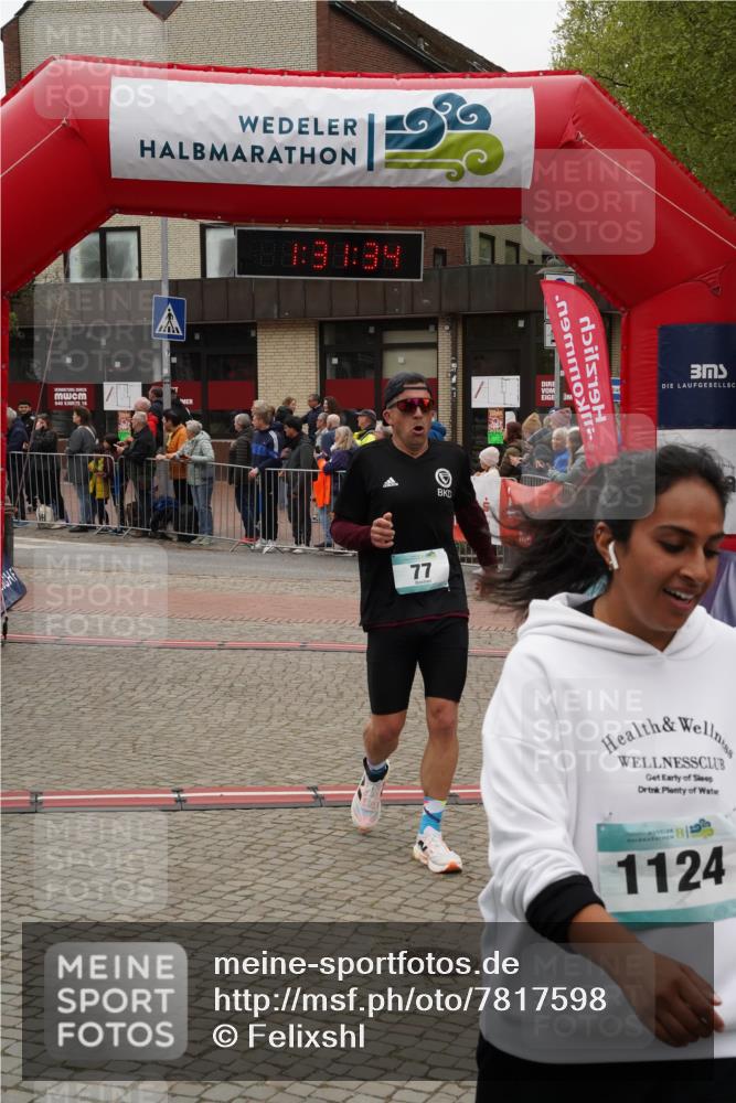04.05.2025 - 8. Wedeler Halbmarathon Felixshl http://msf.ph/oto/7817598 04.05.2025 11:31:32 Ziel 77, 699, 1039, 1041, 1124 meine-sportfotos.de