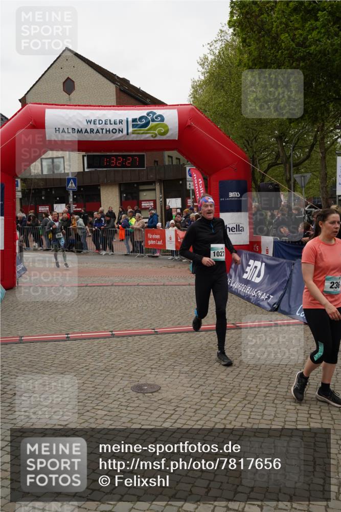 04.05.2025 - 8. Wedeler Halbmarathon Felixshl http://msf.ph/oto/7817656 04.05.2025 11:32:25 Ziel 236, 910, 1027 meine-sportfotos.de