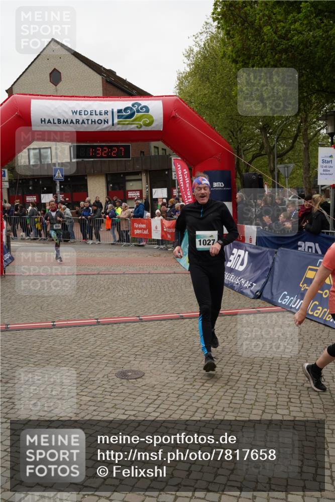 04.05.2025 - 8. Wedeler Halbmarathon Felixshl http://msf.ph/oto/7817658 04.05.2025 11:32:25 Ziel 236, 910, 1027 meine-sportfotos.de