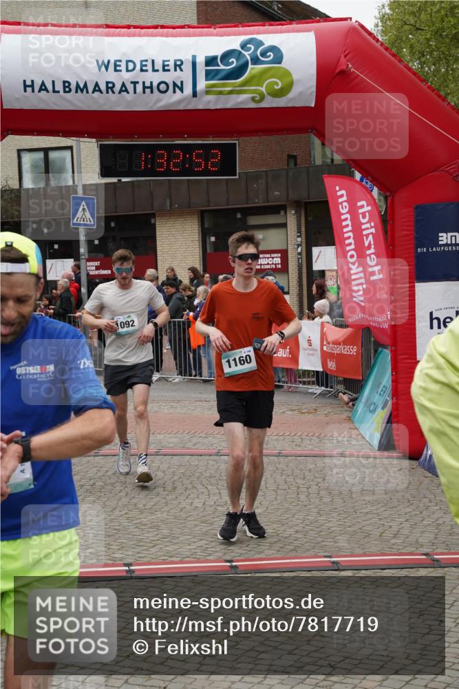 04.05.2025 - 8. Wedeler Halbmarathon Felixshl http://msf.ph/oto/7817719 04.05.2025 11:32:50 Ziel 33, 356, 1053, 1092, 1160 meine-sportfotos.de