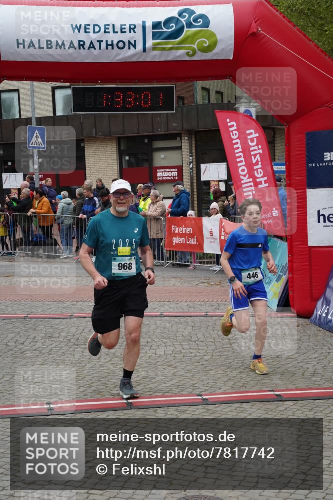 04.05.2025 - 8. Wedeler Halbmarathon Felixshl http://msf.ph/oto/7817742 04.05.2025 11:32:59 Ziel 446, 696, 711, 968, 1122 meine-sportfotos.de