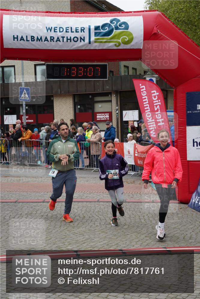 04.05.2025 - 8. Wedeler Halbmarathon Felixshl http://msf.ph/oto/7817761 04.05.2025 11:33:05 Ziel 615, 711, 729, 1040, 1122 meine-sportfotos.de